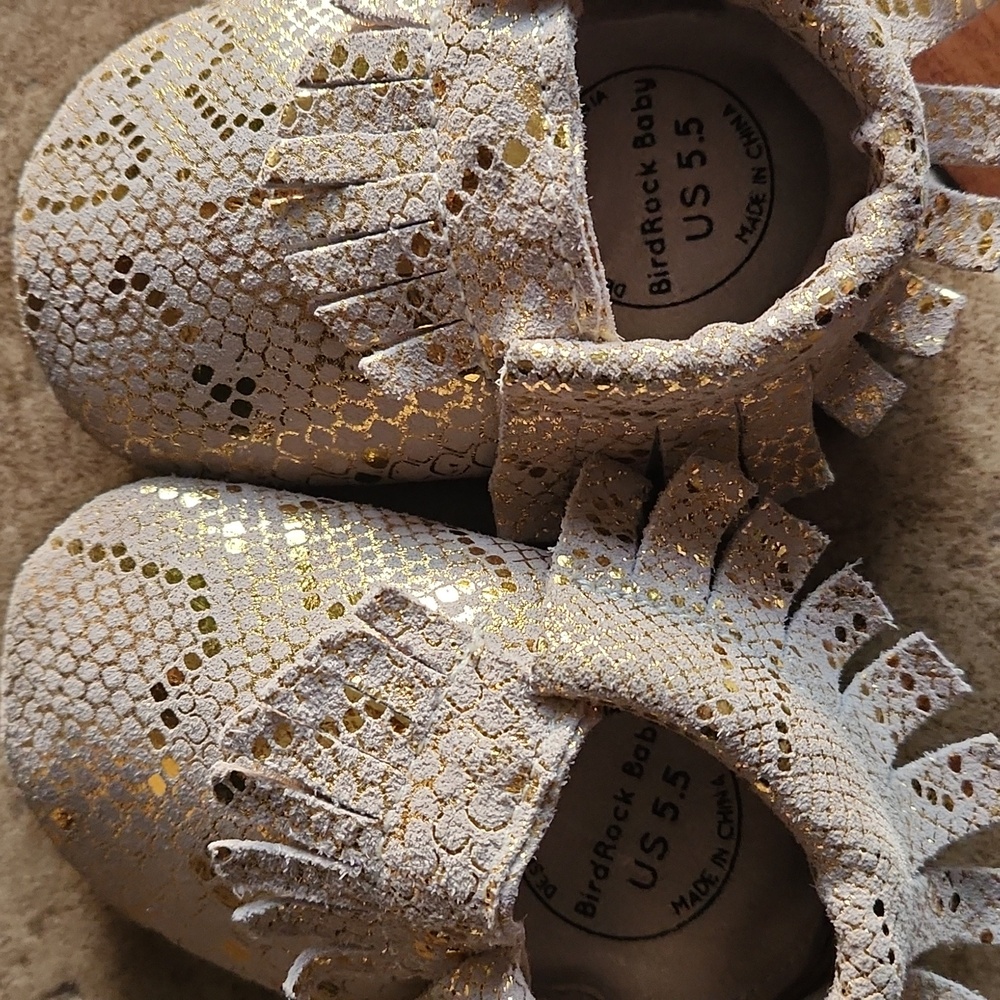 BirdRock Baby suade tan and gold shoes size 5.5 - Picture 7 of 11